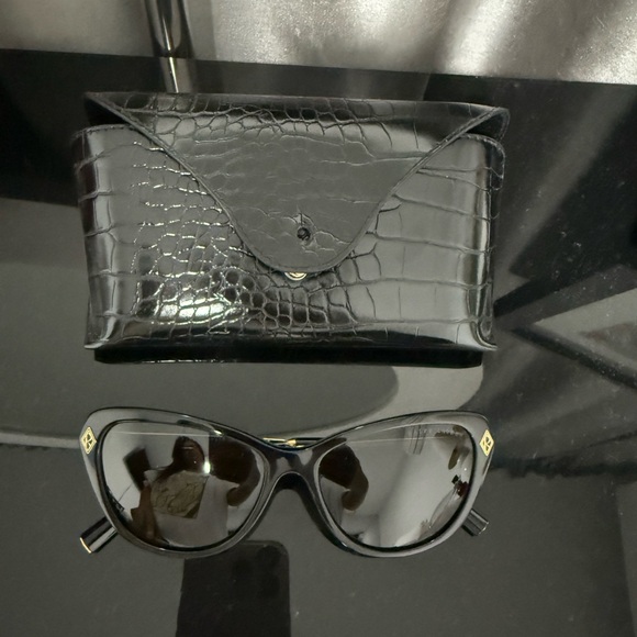 Ralph Lauren The Ella (RL8224U) - Picture 7 of 7